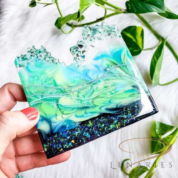 MADE TO ORDER - Resin Geode Coaster Set - Picture 5 of 10